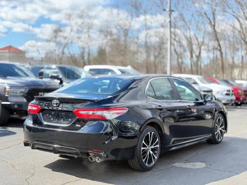Used 2018 Toyota Camry SE image 7