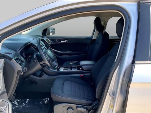 Used 2019 Ford Edge SE FWD image 8