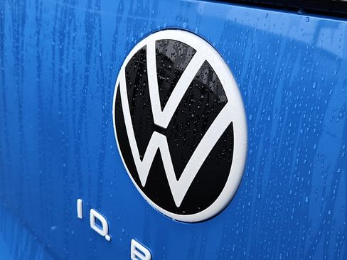 New 2025 Volkswagen ID. Buzz Pro S Plus AWD/4WD image 27