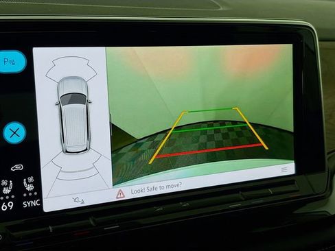 New 2026 Volkswagen Atlas SE image 14