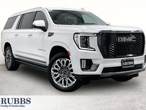 Used 2023 GMC Yukon XL Denali Ultimate AWD/4WD image 1