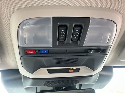 Used 2024 Subaru Crosstrek 2.5i Limited w/ Crosstrek Mirror Package image 31