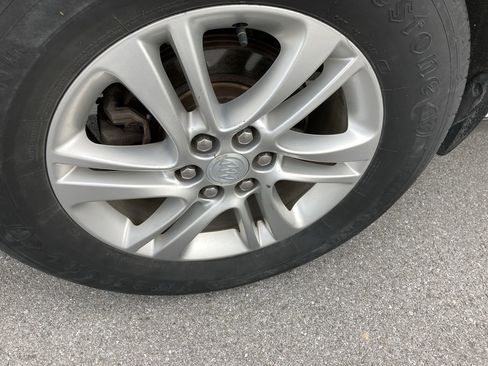 Used 2018 Buick Enclave Essence AWD/4WD image 9