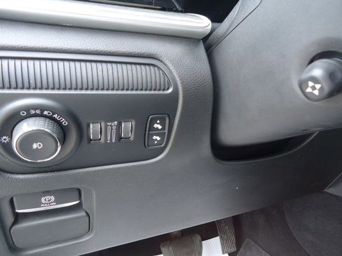 Used 2022 Jeep Wagoneer Series III w/ Premium Group I image 14