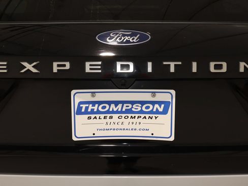 Used 2025 Ford Expedition Platinum AWD/4WD image 37