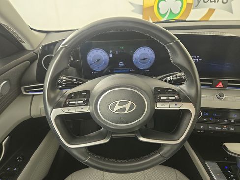 Used 2024 Hyundai Elantra Limited FWD image 15