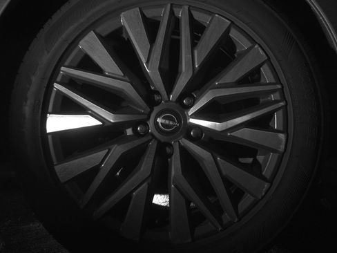 Used 2025 Nissan Altima 2.5 SV FWD image 15