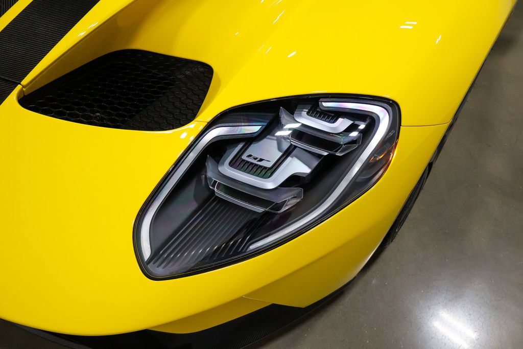 Used 2020 Ford GT Carbon Series RWD image 99