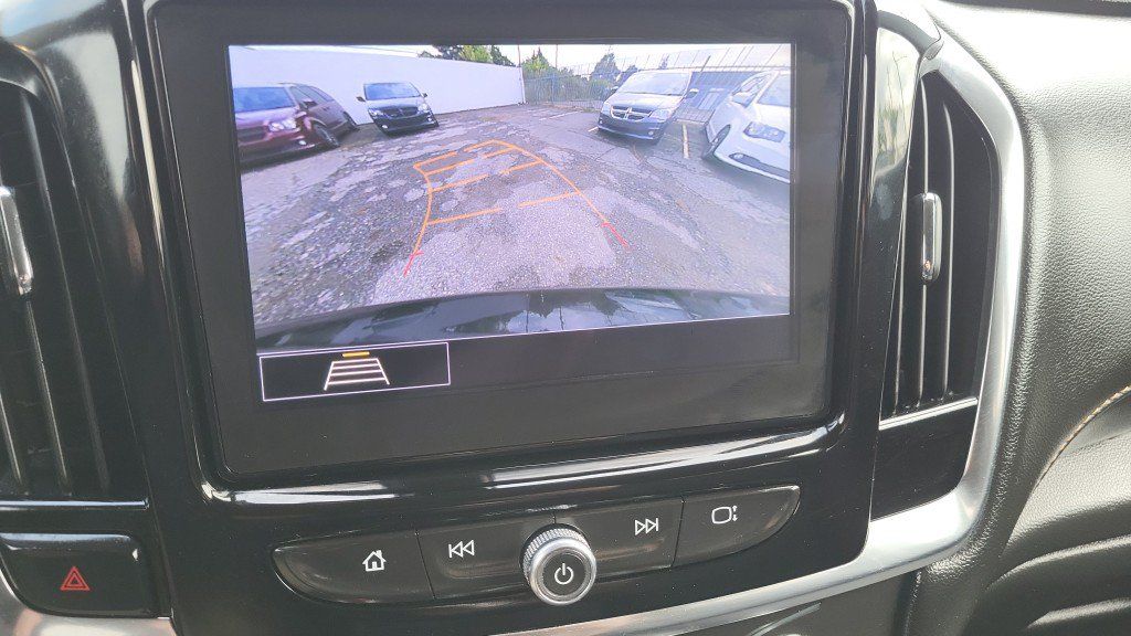 Used 2021 Chevrolet Traverse LT FWD image 34