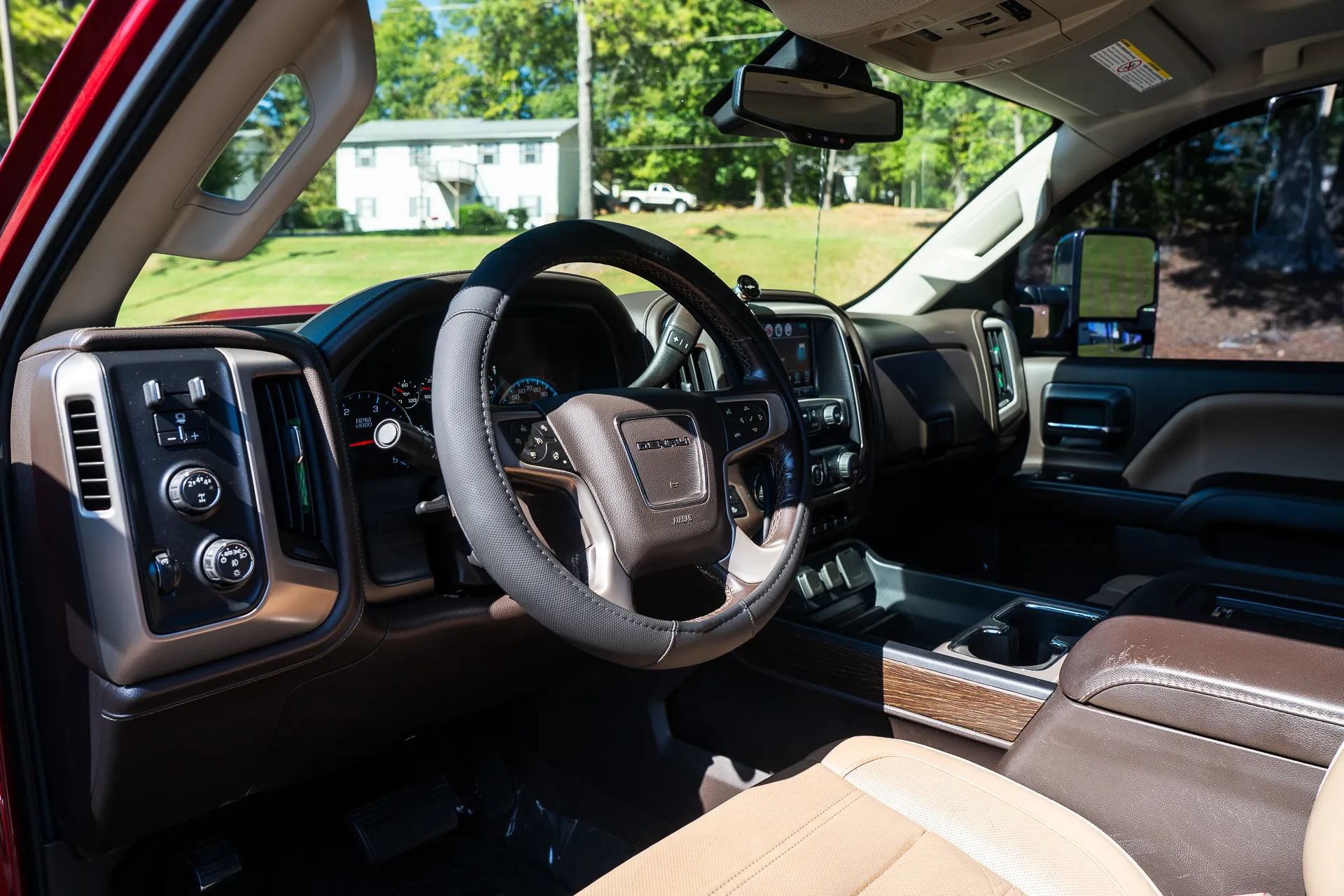 Used 2018 GMC Sierra 2500 Denali w/ Duramax Plus Package AWD/4WD image 20