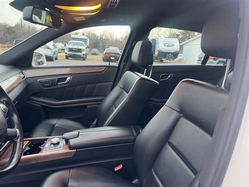 Used 2010 Mercedes-Benz E 350 4MATIC Sedan image 32