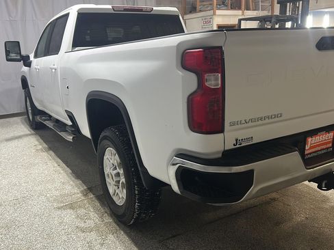 Used 2021 Chevrolet Silverado 3500 LT w/ Convenience Package image 3