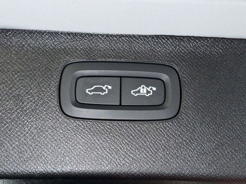 Used 2025 Volvo XC90 B6 Plus AWD/4WD image 18