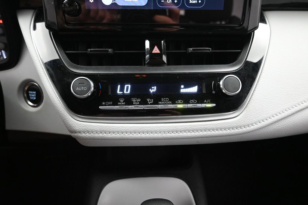 Used 2023 Toyota Corolla SE FWD image 17
