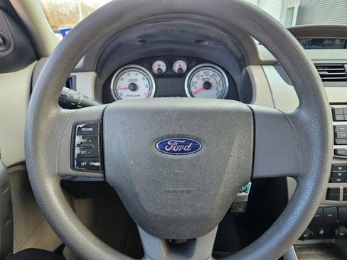 Used 2009 Ford Focus SE image 9