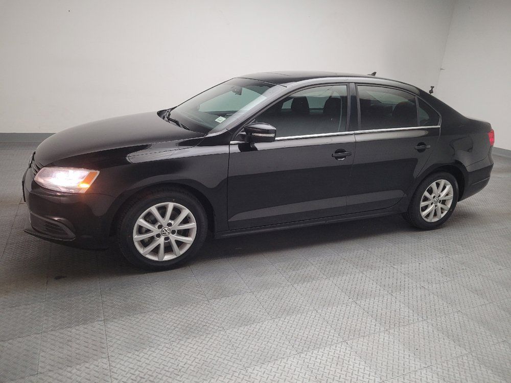 Used 2014 Volkswagen Jetta SE FWD image 2