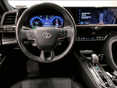 Used 2025 Toyota Crown Signia AWD/4WD image 6