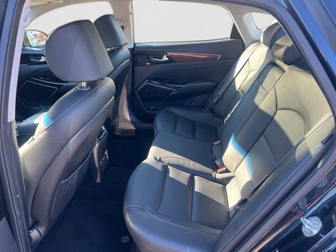 Used 2019 Kia Cadenza Technology image 11