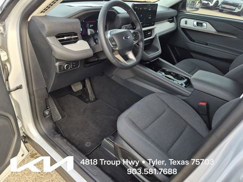 Used 2025 Ford Explorer Active RWD image 22