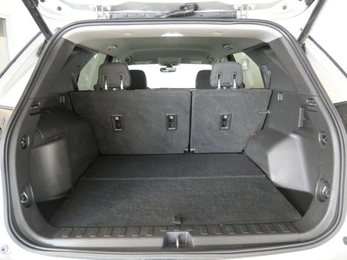 Used 2019 Chevrolet Equinox LT image 25