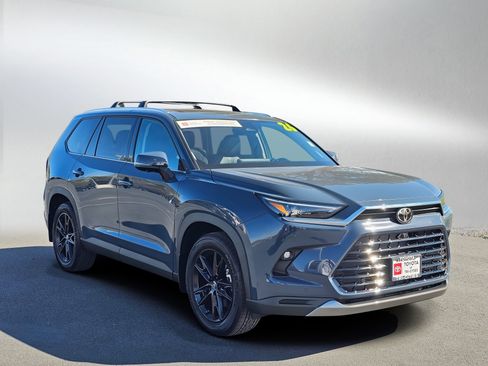 Used 2026 Toyota Grand Highlander Limited AWD/4WD image 7