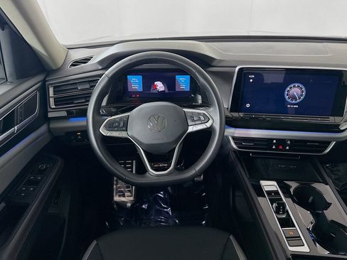 Used 2025 Volkswagen Atlas Peak Edition SE image 21