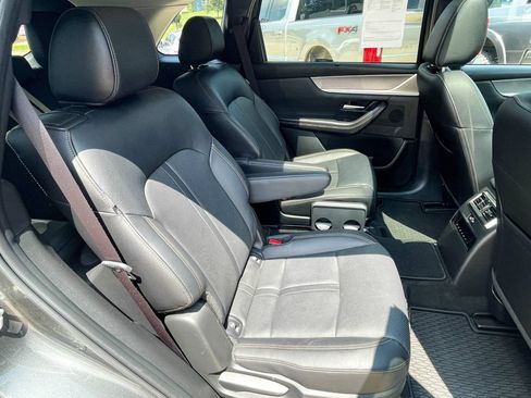 Used 2024 MAZDA CX-90 Plug-In Hybrid w/ Premium Pkg AWD/4WD image 13