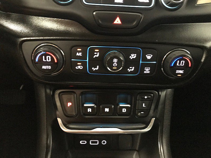 Used 2018 GMC Terrain Denali w/ Advanced Safety Package AWD/4WD image 29