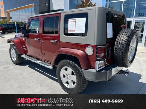 Used 2010 Jeep Wrangler Unlimited Sahara w/ Dual Top Group AWD/4WD image 16