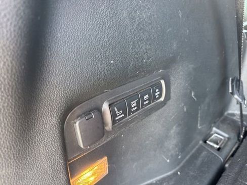 Used 2019 Ford Explorer Limited w/ Ford Safe & Smart Package image 10