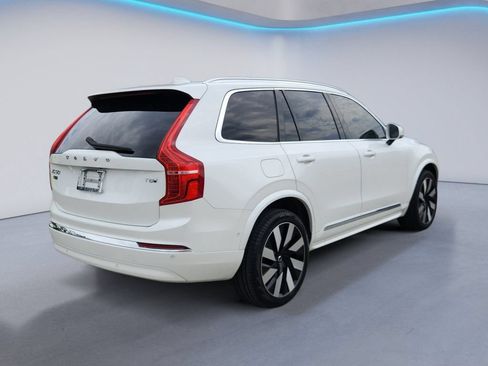Certified 2025 Volvo XC90 T8 Plus AWD/4WD image 4