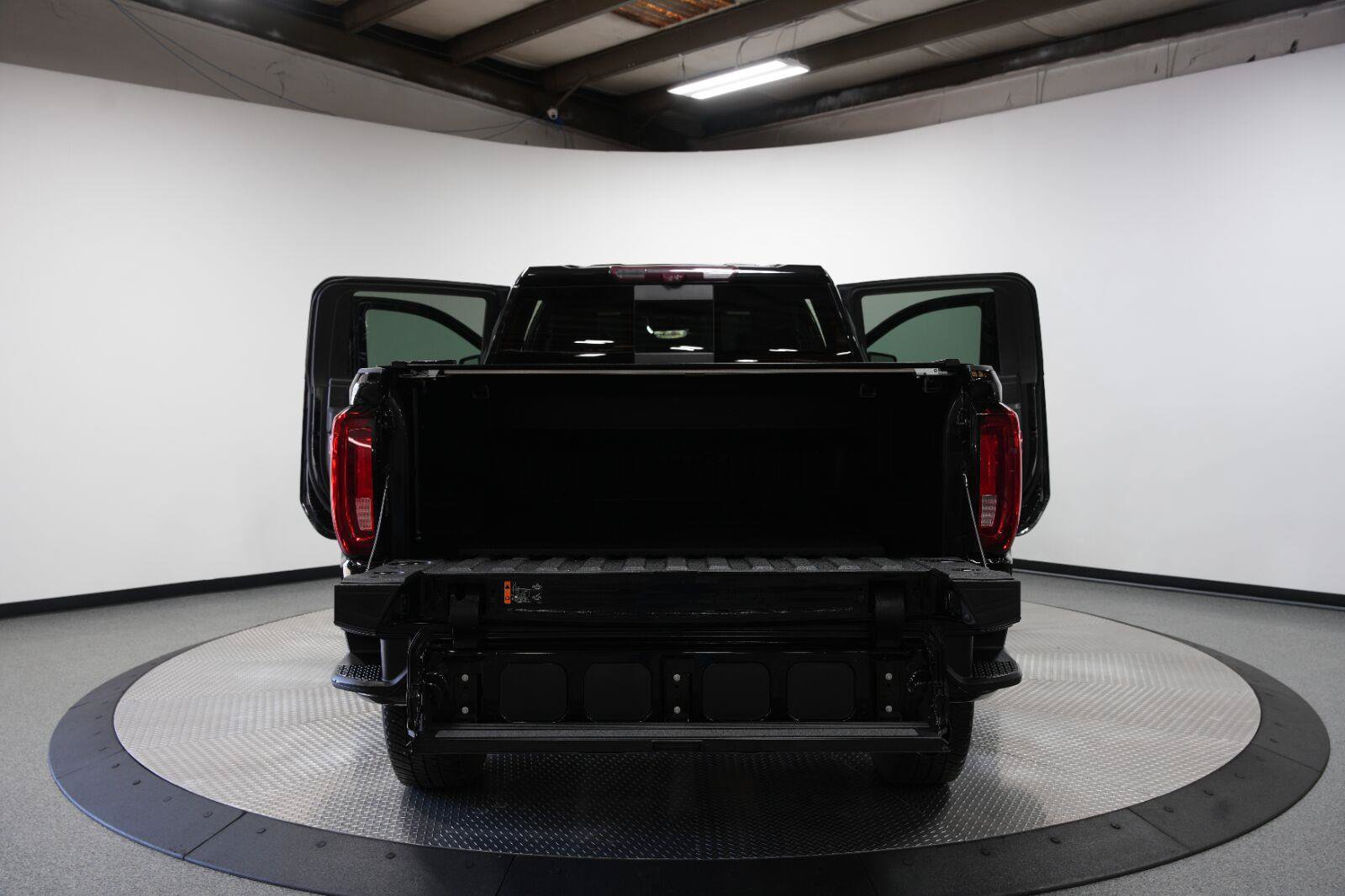 Used 2023 GMC Sierra 3500 AT4 w/ AT4 Premium Plus Package AWD/4WD image 19