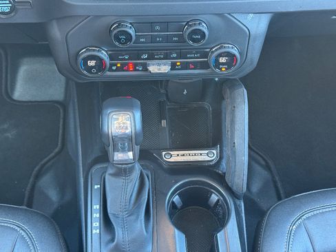 New 2025 Ford Bronco Badlands image 12