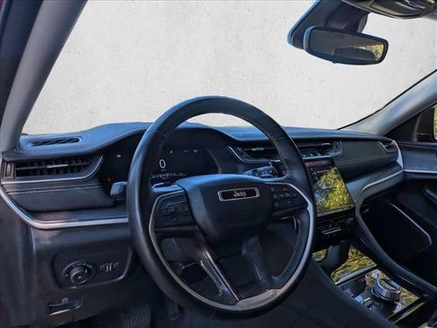 Used 2021 Jeep Grand Cherokee L Limited AWD/4WD image 10