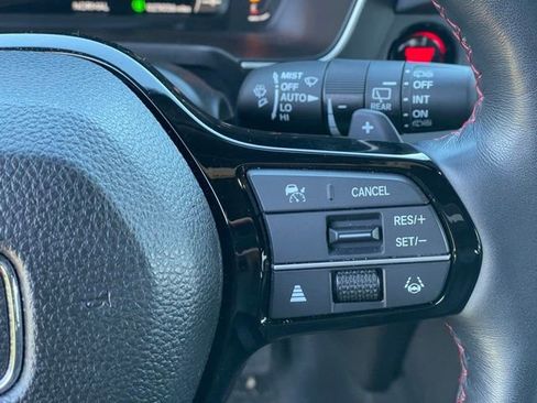 Used 2025 Honda Pilot Black Edition image 18