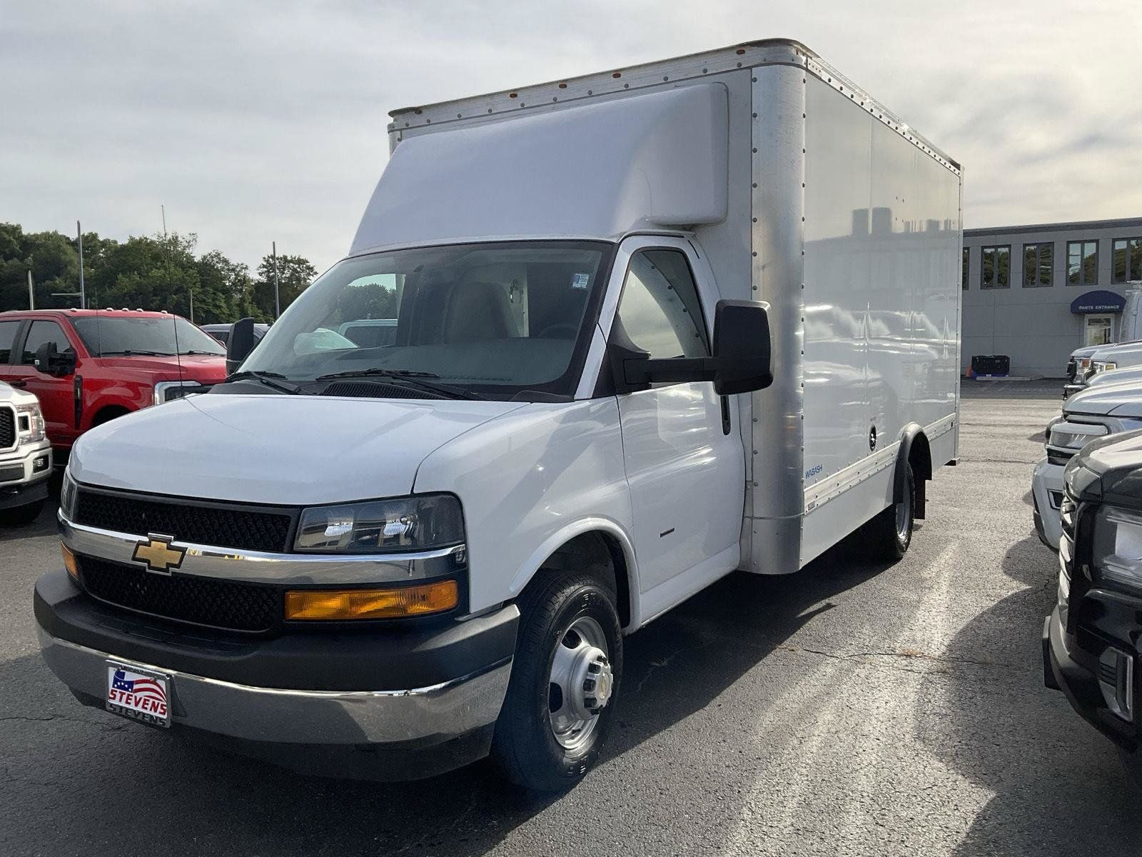 Used 2025 Chevrolet Express 3500 w/ Power Convenience Package RWD image 3