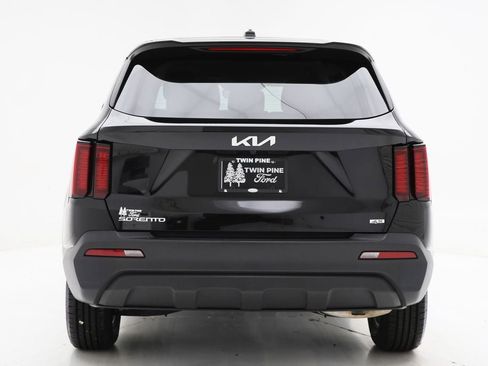 Used 2023 Kia Sorento LX AWD/4WD image 8