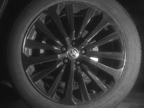 Used 2025 Toyota Highlander XSE image 11