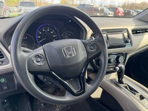 Used 2018 Honda HR-V LX image 13