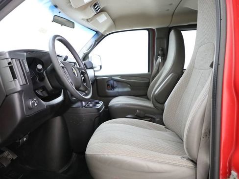 Used 2011 Chevrolet Express 1500 LT w/ LT Preferred Equipment Group RWD image 11