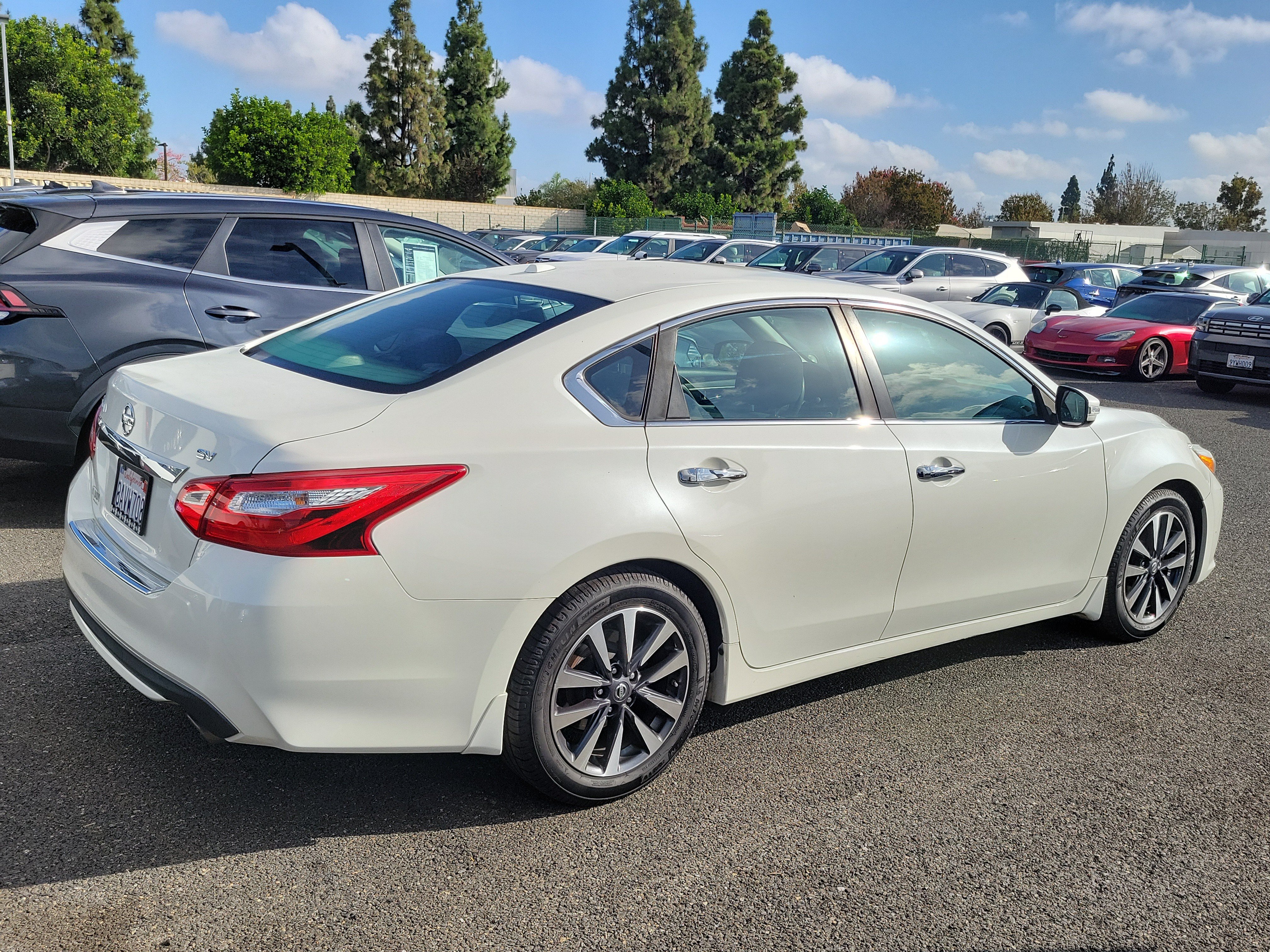 Used 2016 Nissan Altima 2.5 SV w/ Convenience Package FWD image 5