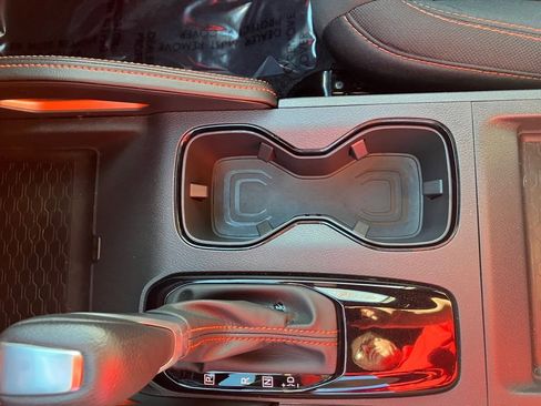 Used 2025 Nissan Frontier PRO-4X image 14