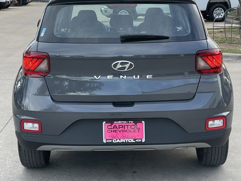 Used 2025 Hyundai Venue SEL image 5