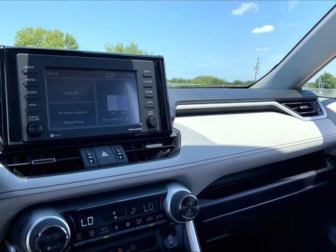 Used 2022 Toyota RAV4 XLE Premium FWD image 35