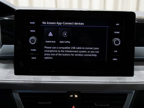 New 2026 Volkswagen Taos SE w/ Panoramic Sunroof Package image 22