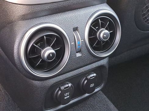 Used 2019 Kia Stinger GT1 image 11