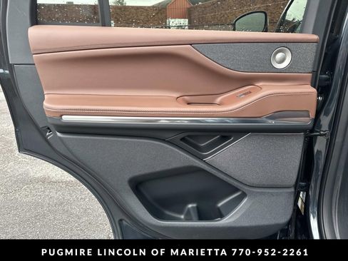 New 2026 Lincoln Navigator Reserve AWD/4WD image 24