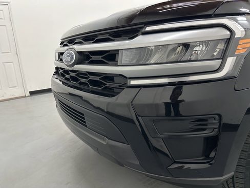 Used 2023 Ford Expedition Max XLT image 25