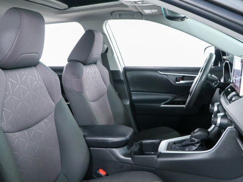 Used 2023 Toyota RAV4 XLE w/ Convenience Package FWD image 27