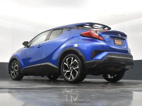 Used 2021 Toyota C-HR XLE image 12